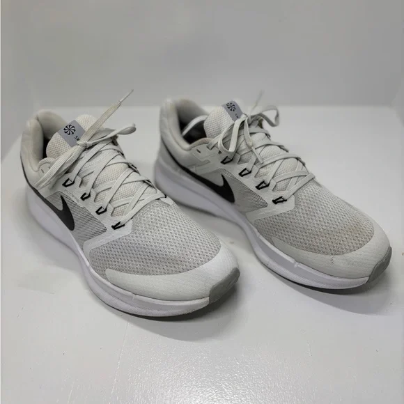 Nike Swift 3 Men’s Running Shoes Size 12 Gray Black Lightweight Trainers - Picture 2 of 12
